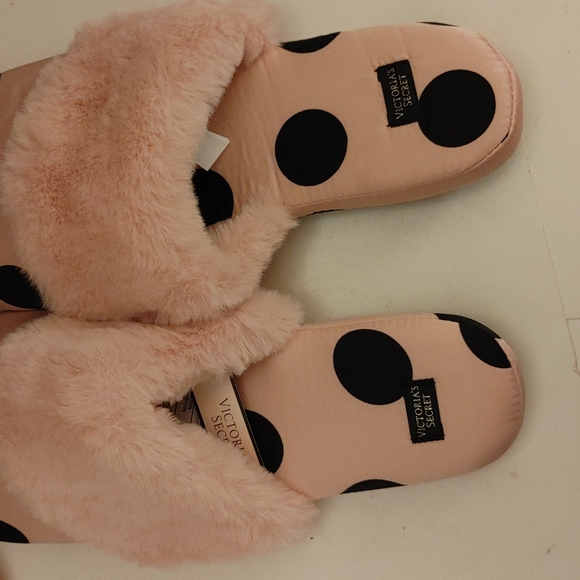 Victoria's Secret Shoes - Victoria Secrets slippers